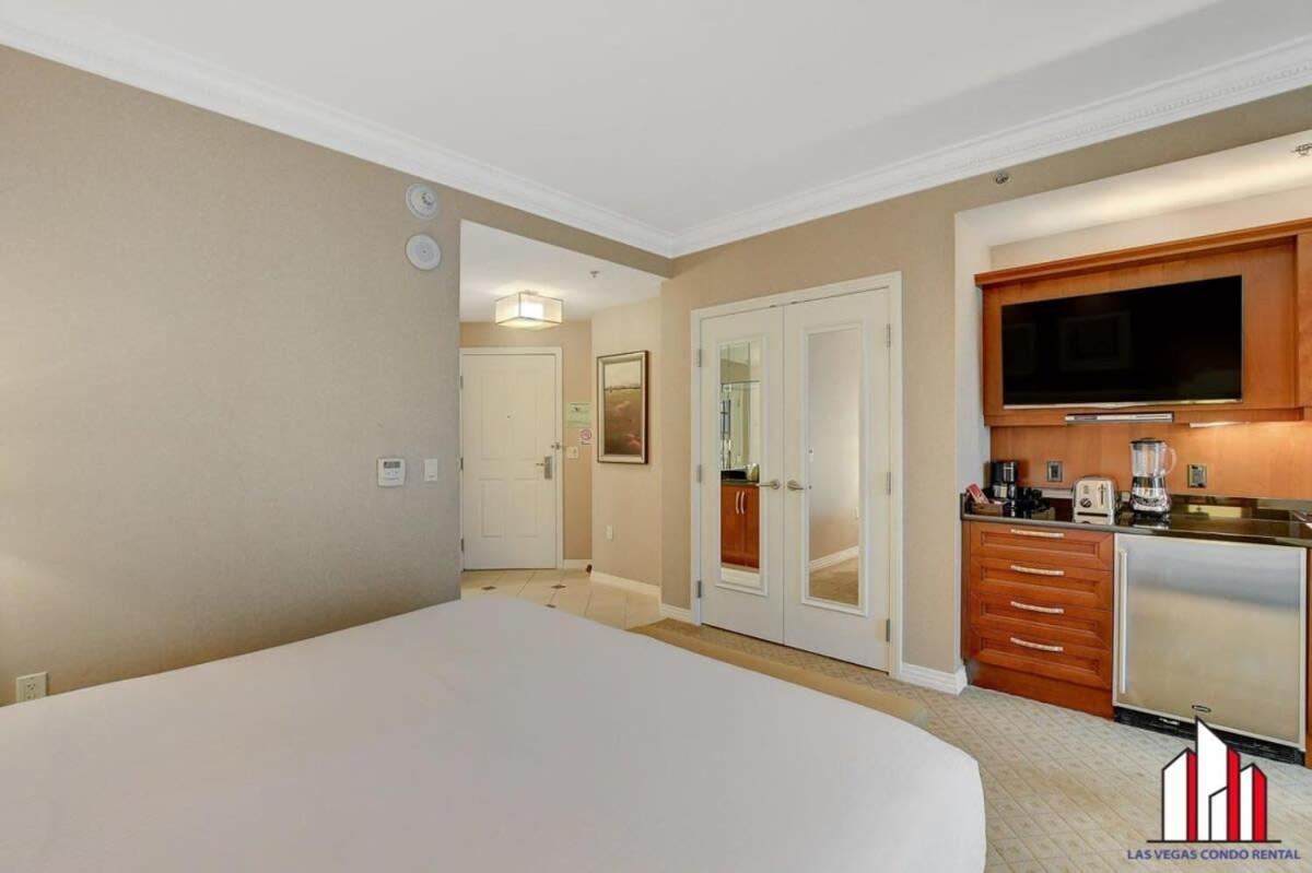 Mgm Signature-18-703 Strip View Jacuzzi Studio Лас Вегас Екстериор снимка